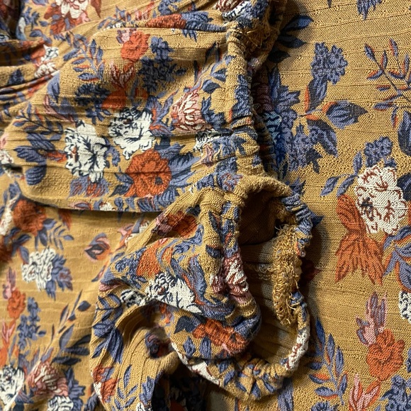 Lucky brand long sleeve floral blouse. Size small. - Picture 8 of 9